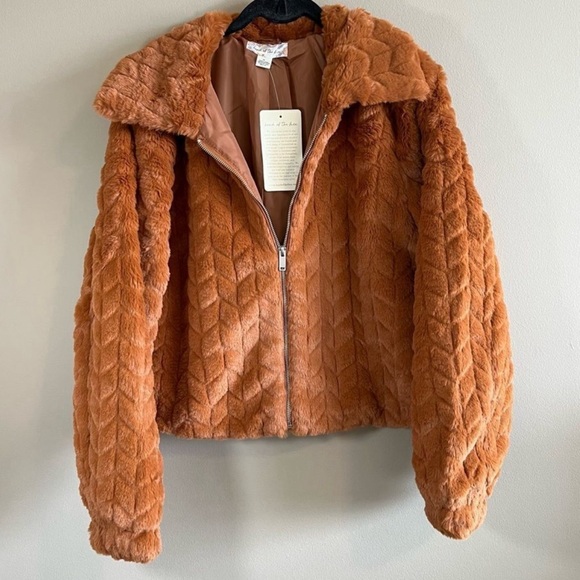 Band of the Free Women's Coco Brown Faux Fur Zip Up Jacket Medium NWT - Picture 3 of 9